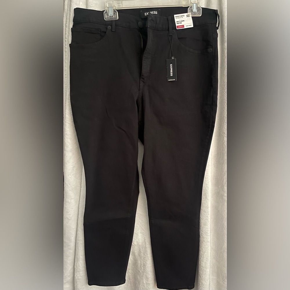 Express Perfect Curves Ankle Legging Jean - Black